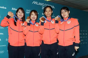パシュートで銅メダルを獲得した日本チーム。左から堀川、佐藤、高木、野明(撮影･前田充)