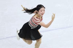 女子SPで演技する中井亜美(撮影･前田充)