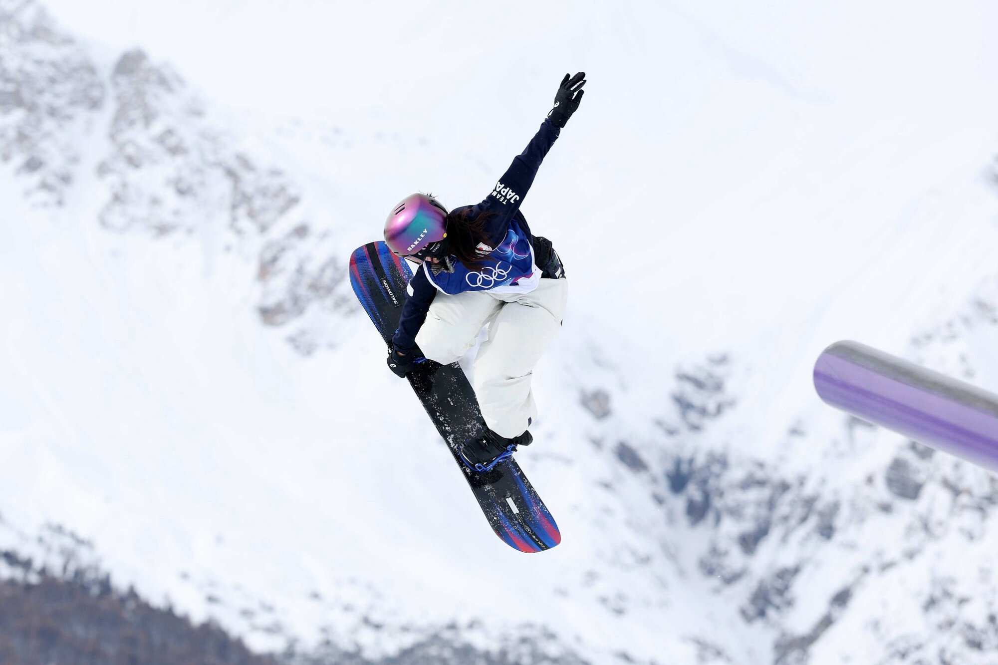 スノーボード女子スロープスタイル決勝、村瀬心椛の1回目=関田航撮影