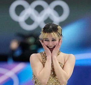 フィギュアスケート女子フリーで演技し金メダルを獲得したアリサ･リュウ(AP)