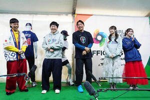 ｢2026WORLD BASEBALL CLASSICTM OFFICIAL STORE－MIYASHITA PARK－オープニングイベント｣に登壇した、左からバッテリィズのエース、寺家、BC栃木の川崎、牧野真莉愛、森山(撮影･鈴木みどり)