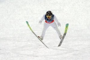 男子団体スプリント　渡部暁斗の前半飛躍(撮影･パオロ　ヌッチ)