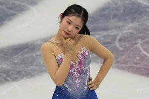 女子フリーの演技を終え、右人差し指をあごに置き首をかしげる中井亜美(AP)