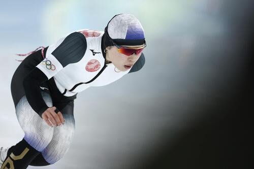 女子1500メートルで滑走する佐藤(撮影･前田充)＝2026年2月20日(現地時間)