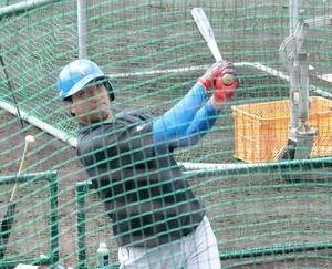 ティー打撃に励む日本ハム有薗(撮影･永野高輔)