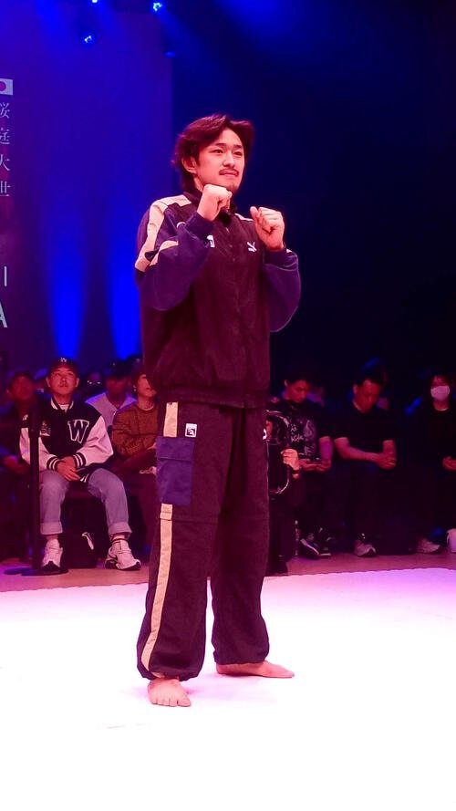 グスタボと戦う桜庭大世