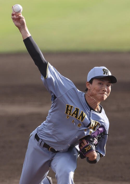 オープン戦　中日対阪神　9回裏に登板する阪神湯浅(撮影･上山淳一)