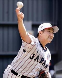 ブルペン投球する菅野(撮影･河田真司)