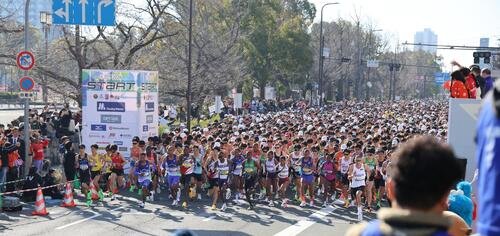 大阪マラソンのスタート(撮影･西尾就之)