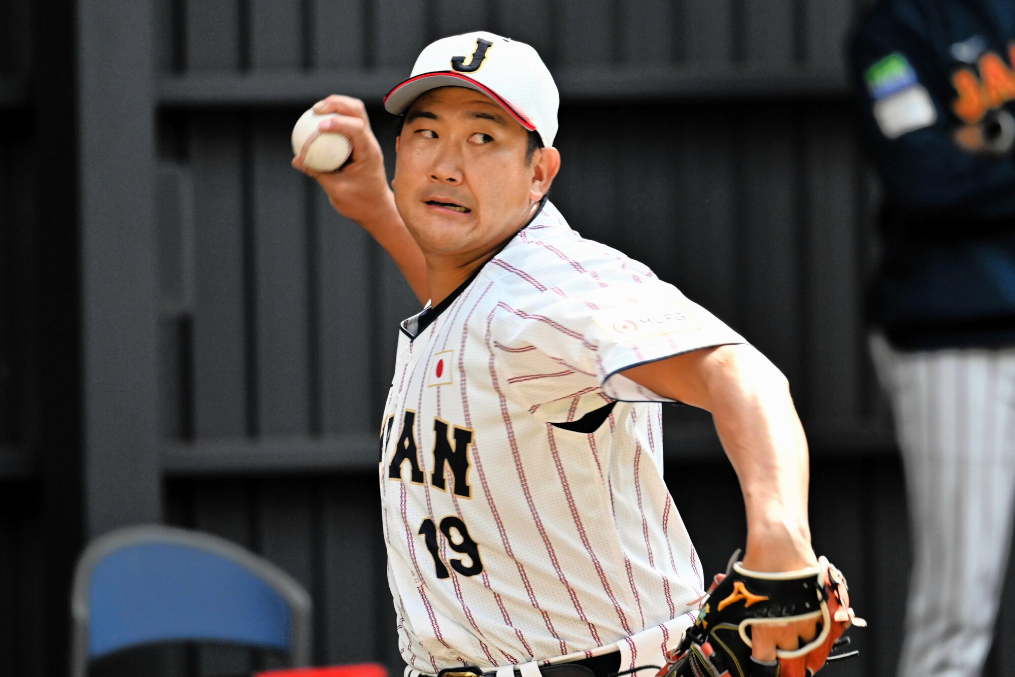 侍ジャパンに合流後、すぐにブルペン入りしたロッキーズの菅野