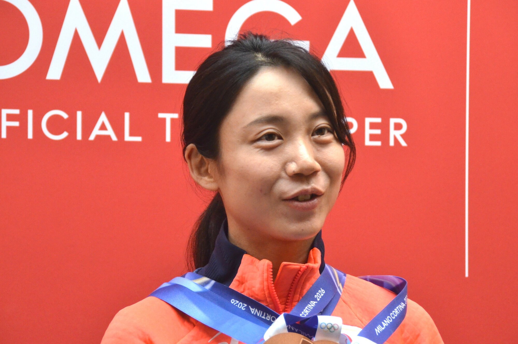 スポーツアンバサダーを務める高級時計ブランド｢オメガ｣のパビリオンで取材に応じる高木美帆