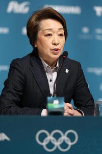 会見に臨む日本オリンピック委員会(JOC)の橋本会長(撮影･前田充)