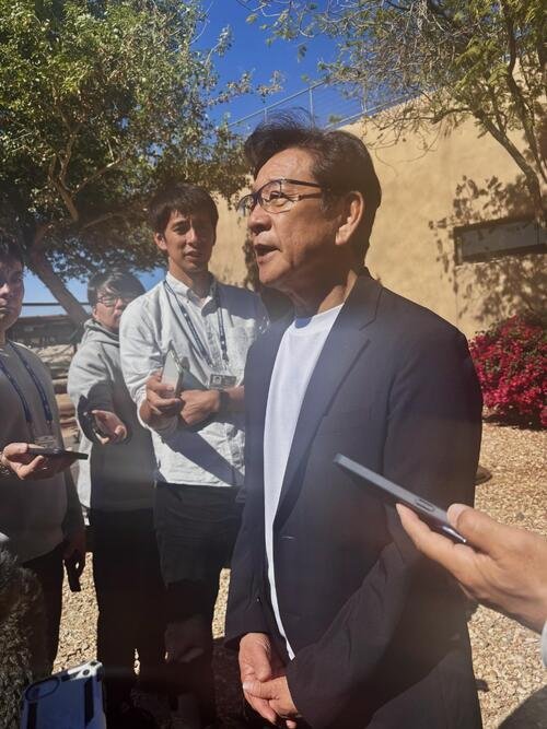 練習を見学し、大谷について語る栗山CBO(撮影･斎藤庸裕)