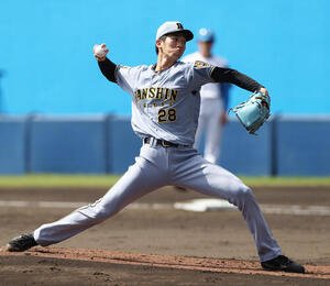 日本ハム対阪神　3回裏に登板する阪神今朝丸(撮影･上山淳一)