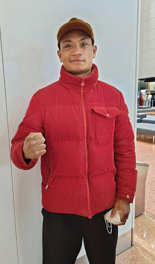 21日に米ラスベガスで世界初挑戦を終え、帰国したWBA世界スーパーライト級1位平岡アンディ