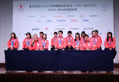 帰国時記者会見の登壇した選手たち(撮影･増田悦実)