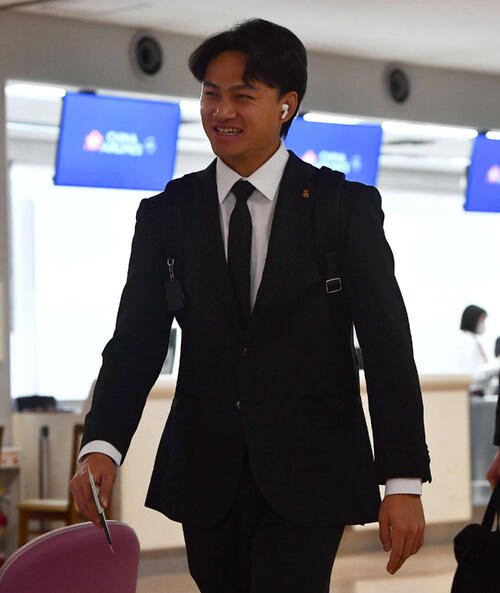 ｢2026年台日野球国際交流試合｣に向けて台湾へ出発するソフトバンク徐若熙(撮影･岩下翔太)