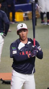 打撃練習をする吉田(撮影･森本幸一)