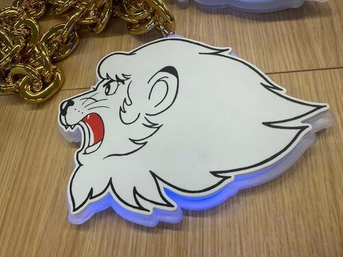 西武グッズ｢ビッグチェーンネックレス｣の新作は発光機能あり