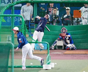 日本対中日　試合前、フリー打撃を行う大谷翔平(2026年2月27日)