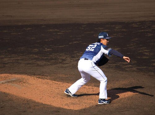 ロッテ－西武　最速153キロで2回無失点の西武篠原(撮影･金子真仁)