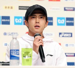 東京マラソン2026　会見で話す日本人男子トップの大迫(撮影･宮地輝)