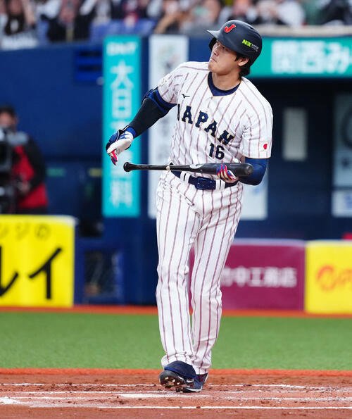 日本対オリックス　4回表日本1死、空振り三振に倒れる大谷(撮影･垰建太)