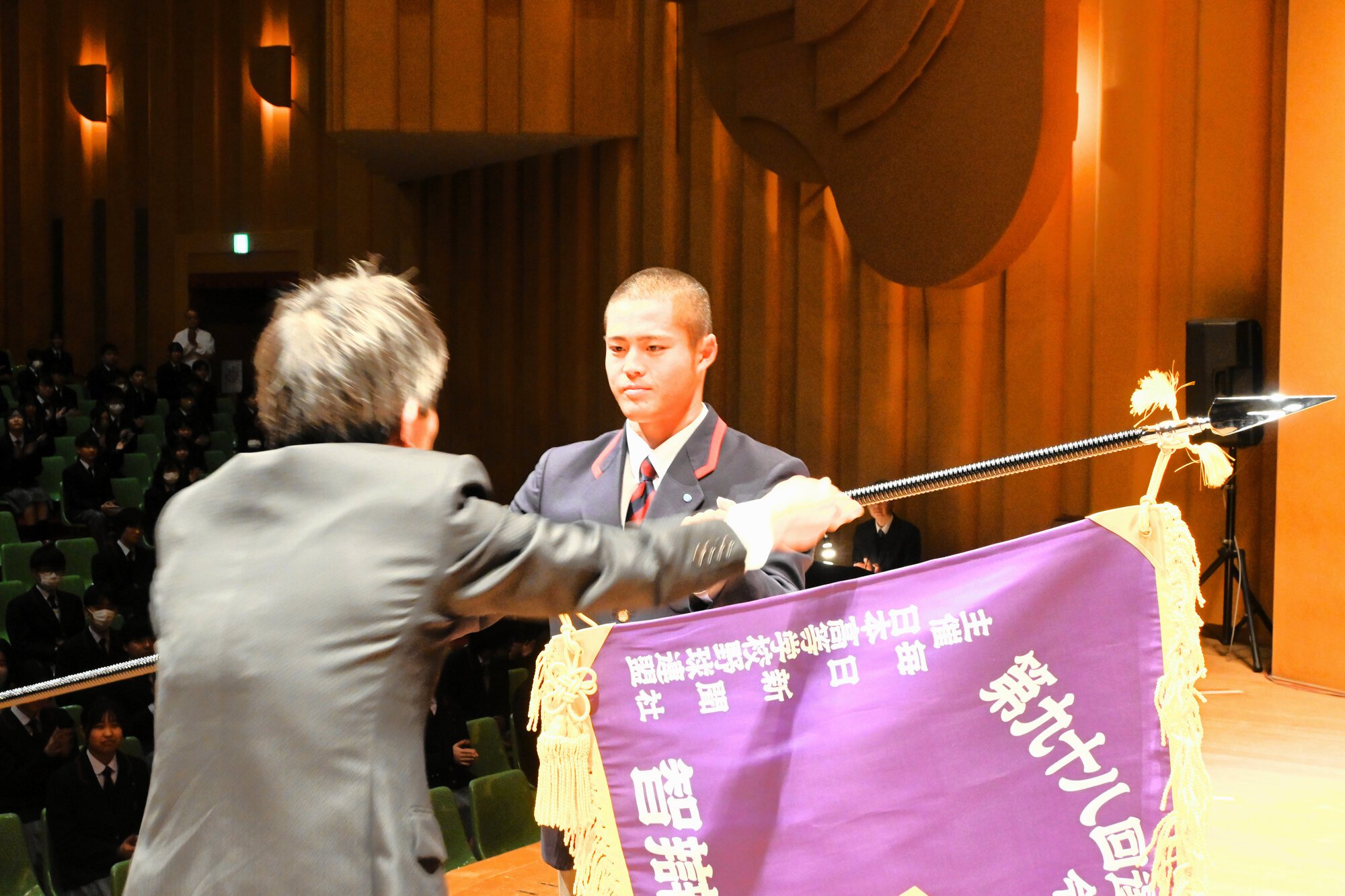 恩返しはセンバツ優勝旗で　智弁学園に｢惜しみない声援を｣