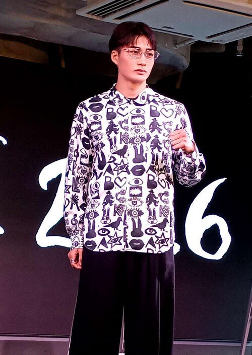 会見に出席した大久保琉唯