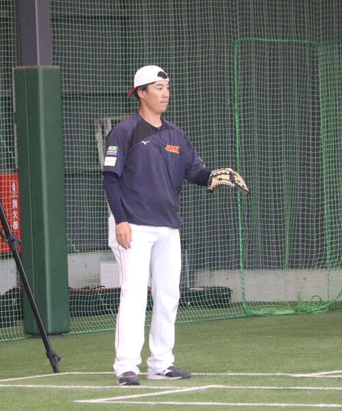 侍ジャパンをブルペン捕手としてサポートする巨人河原さん