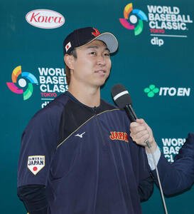 試合後、お立ち台に臨む高橋(撮影･河田真司)