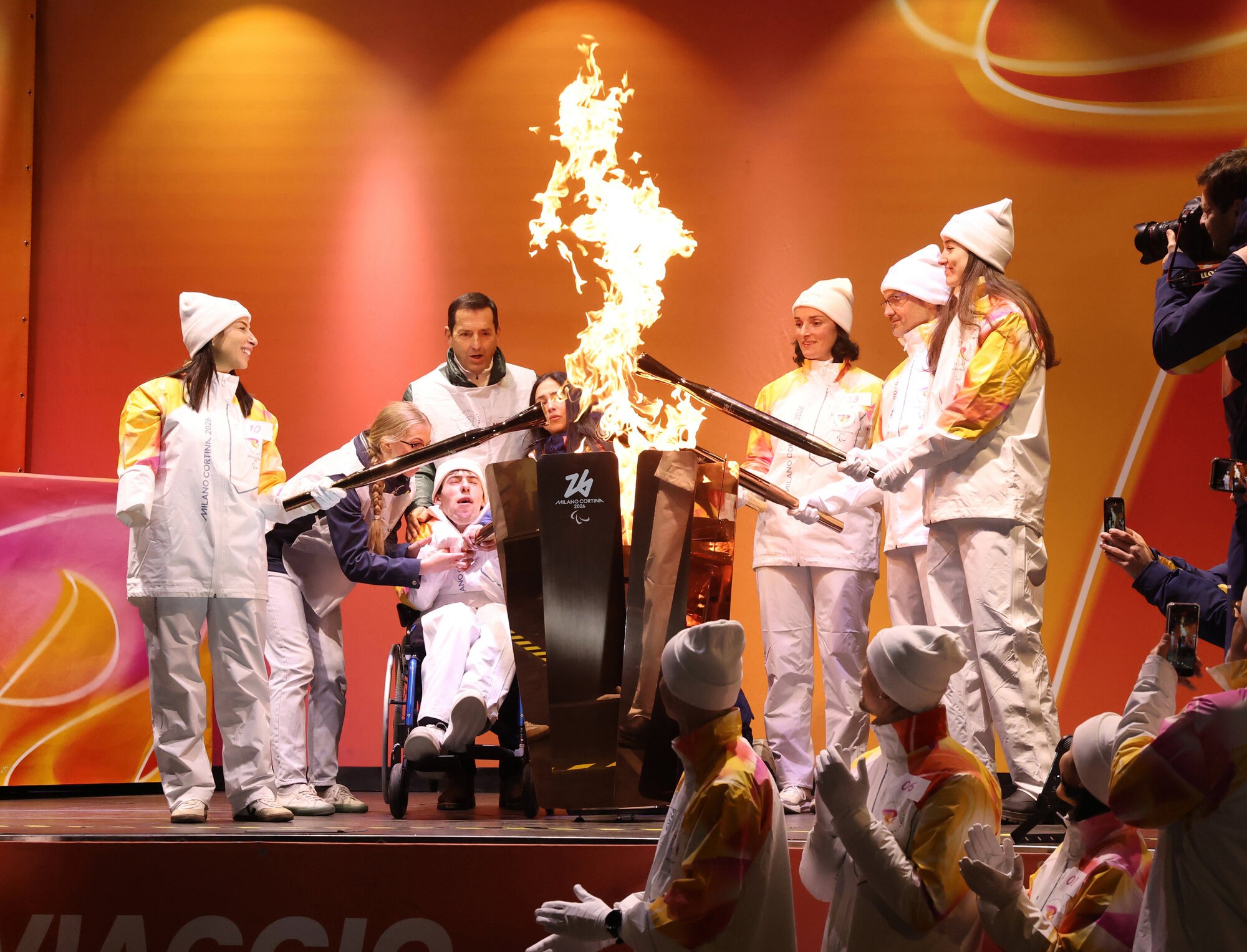 パラリンピックの聖火、イタリア各地から集まってひとつに　6日開幕