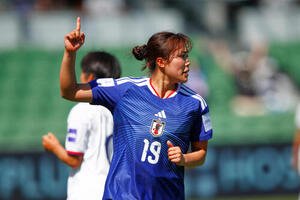 先制点を決めた谷川萌々子(AP)