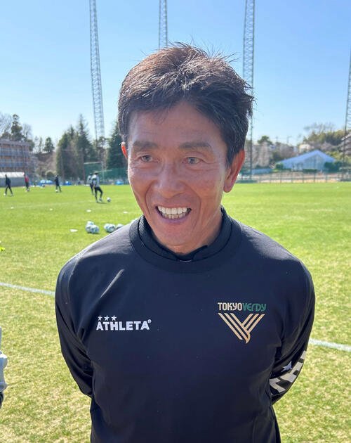 鹿島戦に向けて表情明るく話す東京Vの城福浩監督