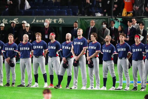 韓国対チェコ　試合前に整列するチェコの選手たち(撮影･清水貴仁)
