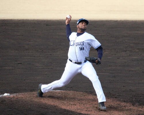 【西武】大型育成右腕｢ゴンちゃん｣いきなり154キロでバット折り　教育L楽天戦に森脇らも登板