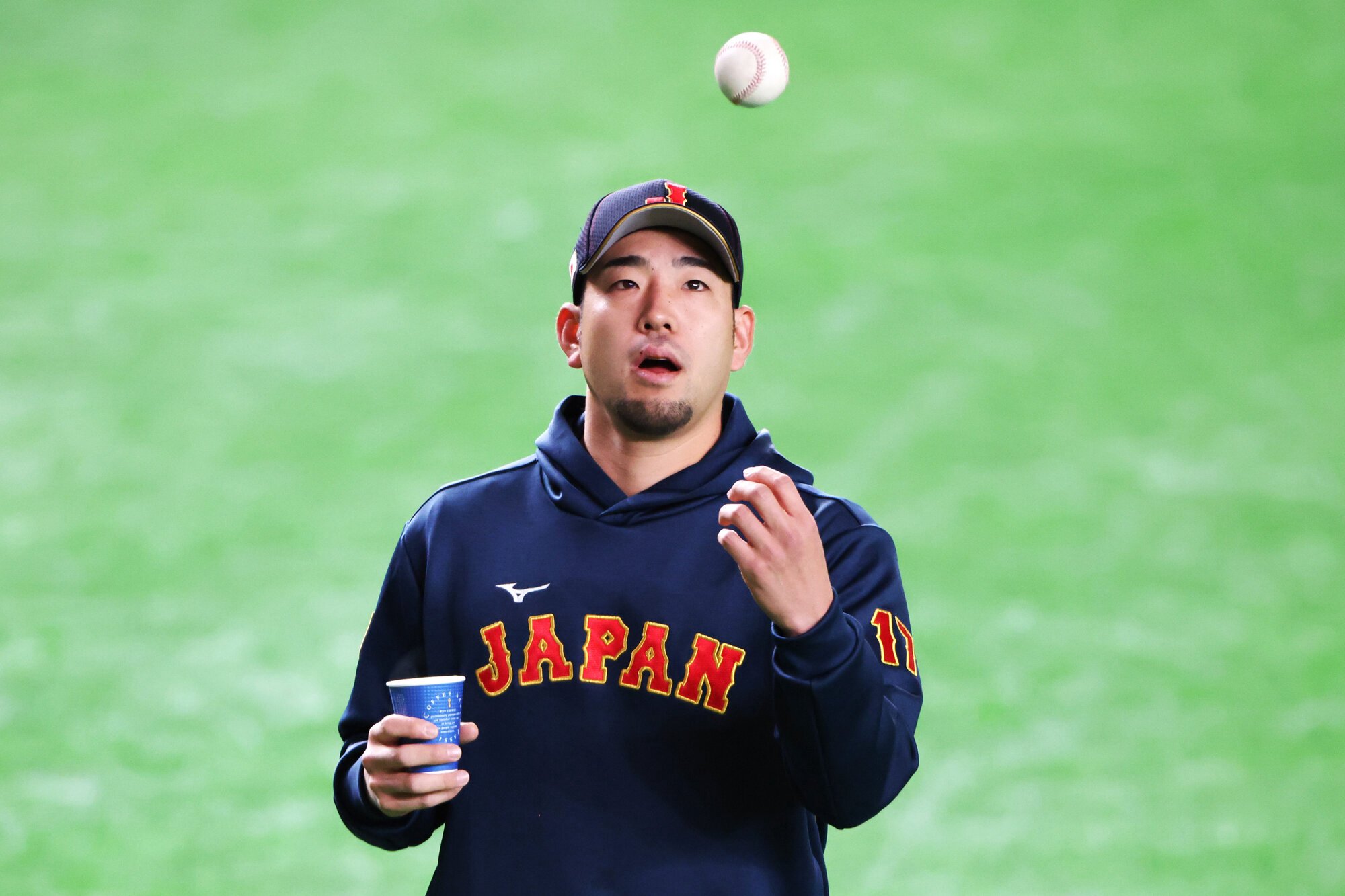 試合前の練習に姿を見せた菊池雄星=友永翔大撮影