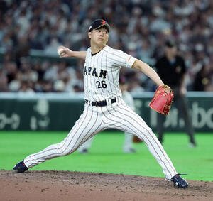 日本対韓国　7回からマウンドに上がった日本種市(撮影･たえ見朱実)