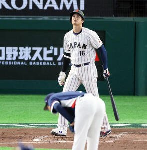 日本対韓国　3回裏日本1死、大谷は右越えソロ本塁打を放つ。投手高永表(撮影･加藤哉)