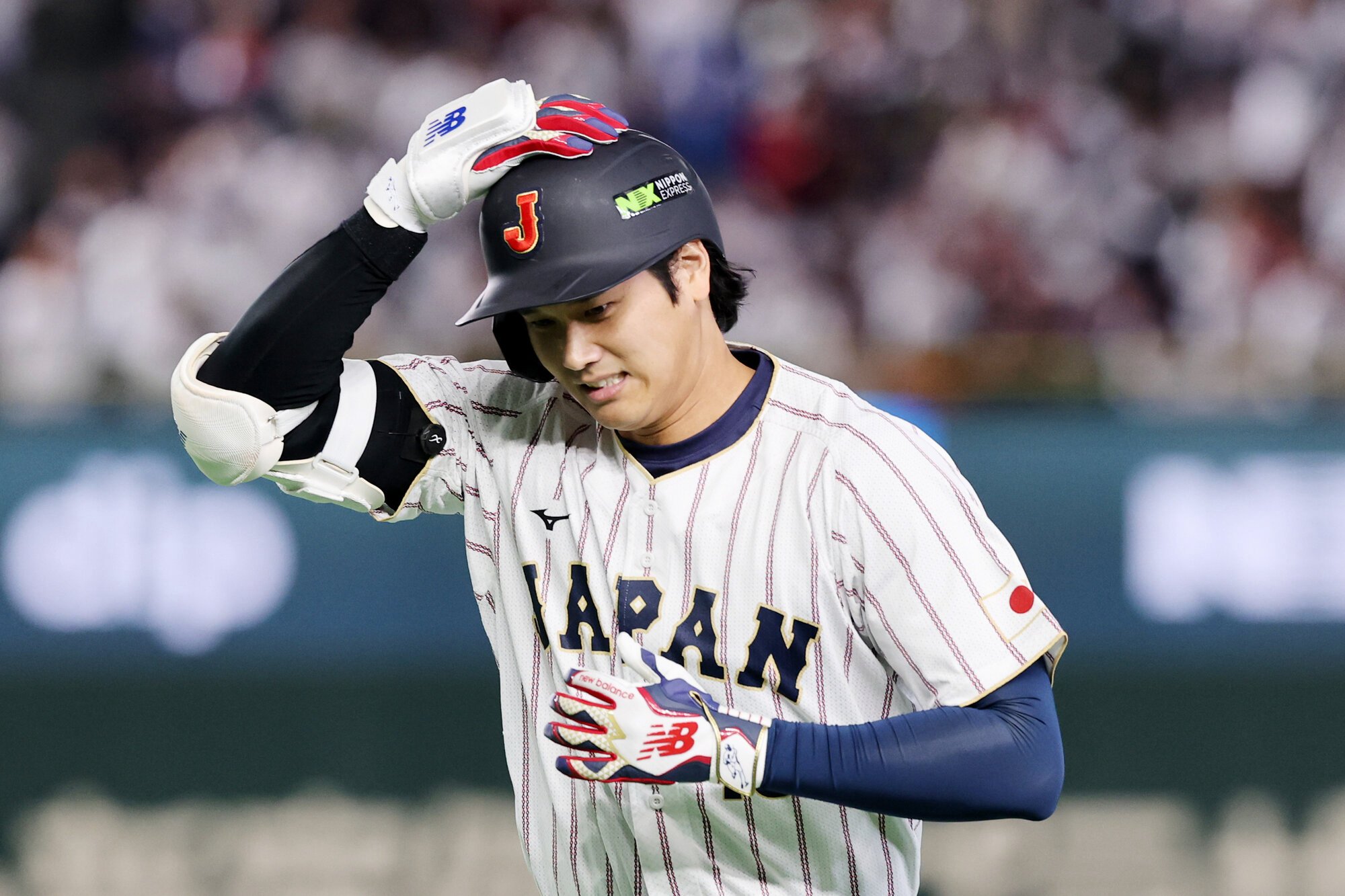 二回裏日本2死一、二塁、大谷翔平は中飛に倒れる=友永翔大撮影