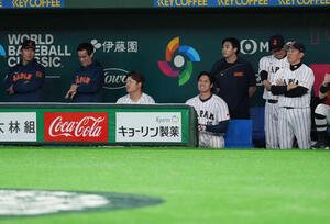 日本対オーストラリア　5回に凡退した大谷(中央)(撮影･井上学)