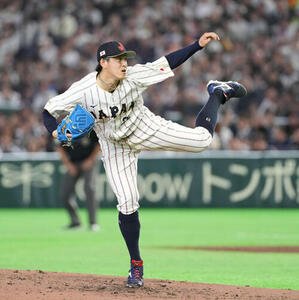 日本対オーストラリア　力投する隅田(撮影･井上学)