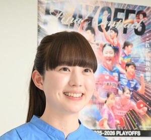 TリーグプレーオフのPRで来社した応援アンバサダーの菊池日菜(撮影･千葉一成)