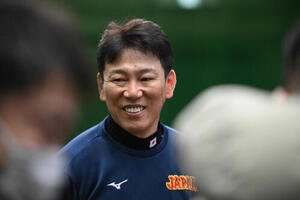 チェコ戦に向けて取材に応じる日本代表井端監督(代表撮影)