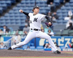 ロッテ対オリックス　力投するロッテ先発の木村(撮影･鈴木正人)　