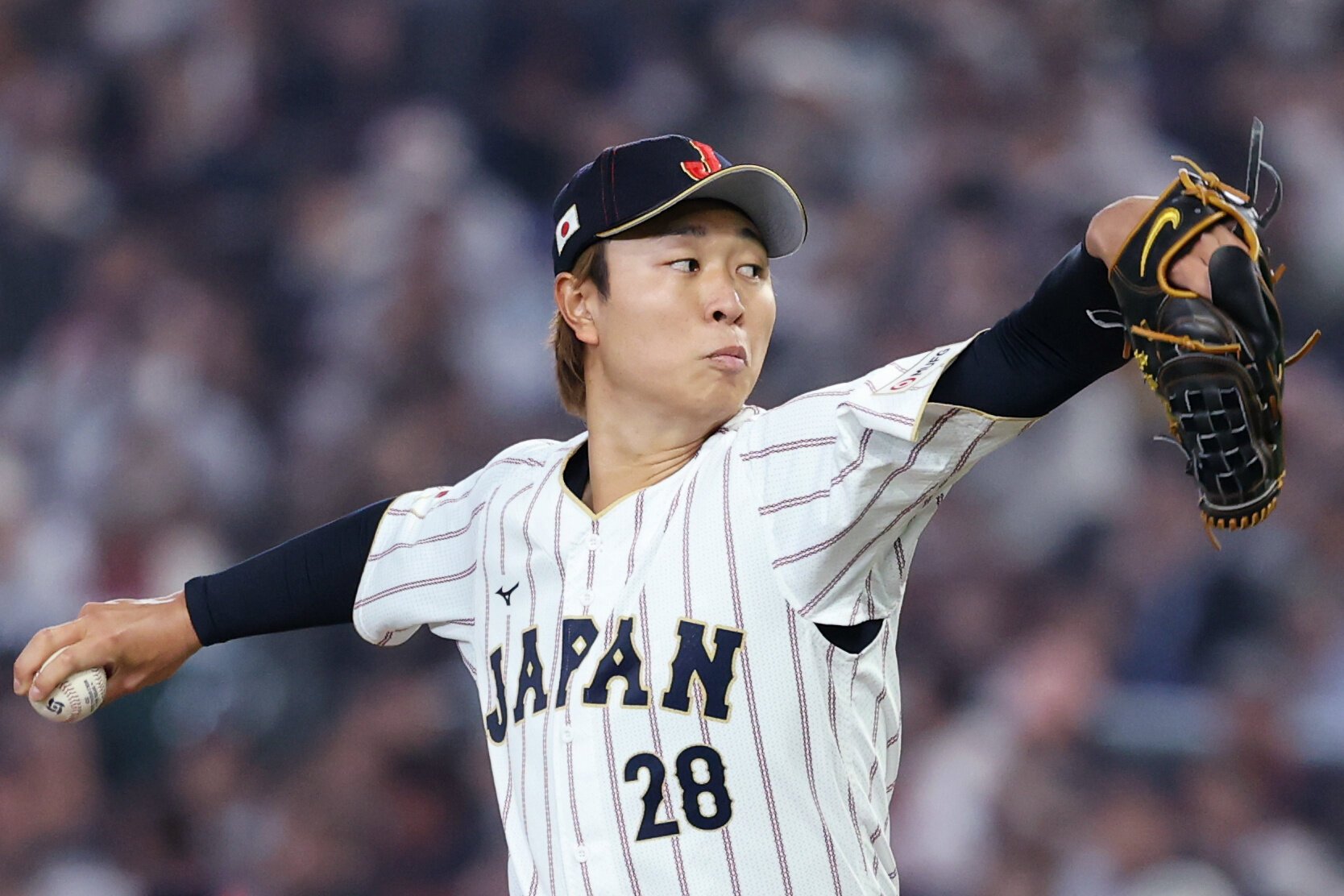 一回表、力投する先発の高橋宏斗=金居達朗撮影