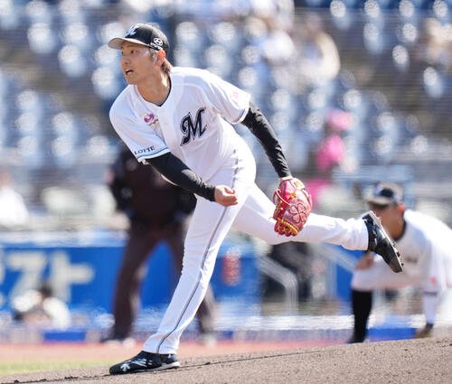 ロッテ対オリックス　先発し力投するロッテ石川柊(撮影･増田悦実)