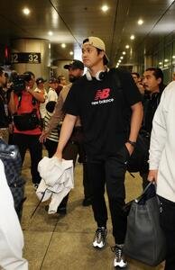 マイアミ国際空港に到着した大谷ら侍ジャパンの選手たち(撮影･垰建太)