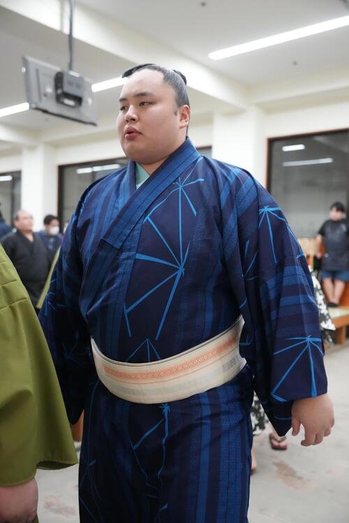 支度部屋を引き揚げる琴勝峰(2026年1月25日撮影)