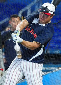 打撃練習に臨む村上(撮影･垰建太)